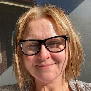 Meet your Posher, Tania